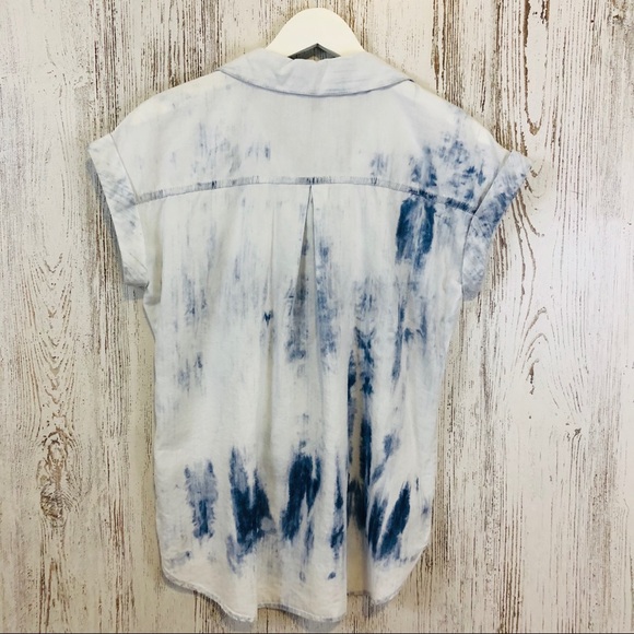 NWT Rock & Republic Embellished Acid Wash Top. - Picture 2 of 8